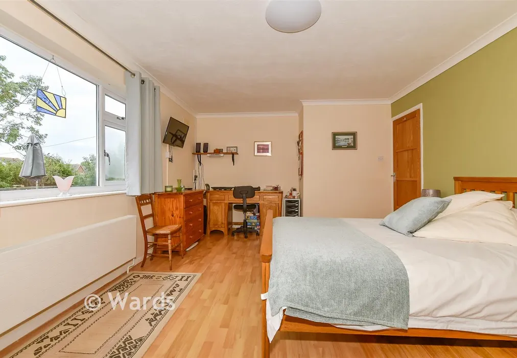 Bedroom 1 - Pebble Lane, Seasalter, Whitstable, Kent - Wards of Kent