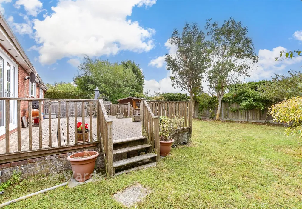 Rear Garden - Pebble Lane, Seasalter, Whitstable, Kent - Wards of Kent