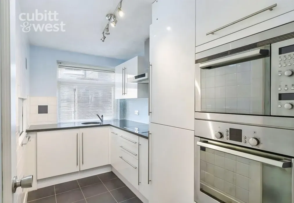 Kitchen - Eaton Gardens, Hove, BN3 - Wards of Kent