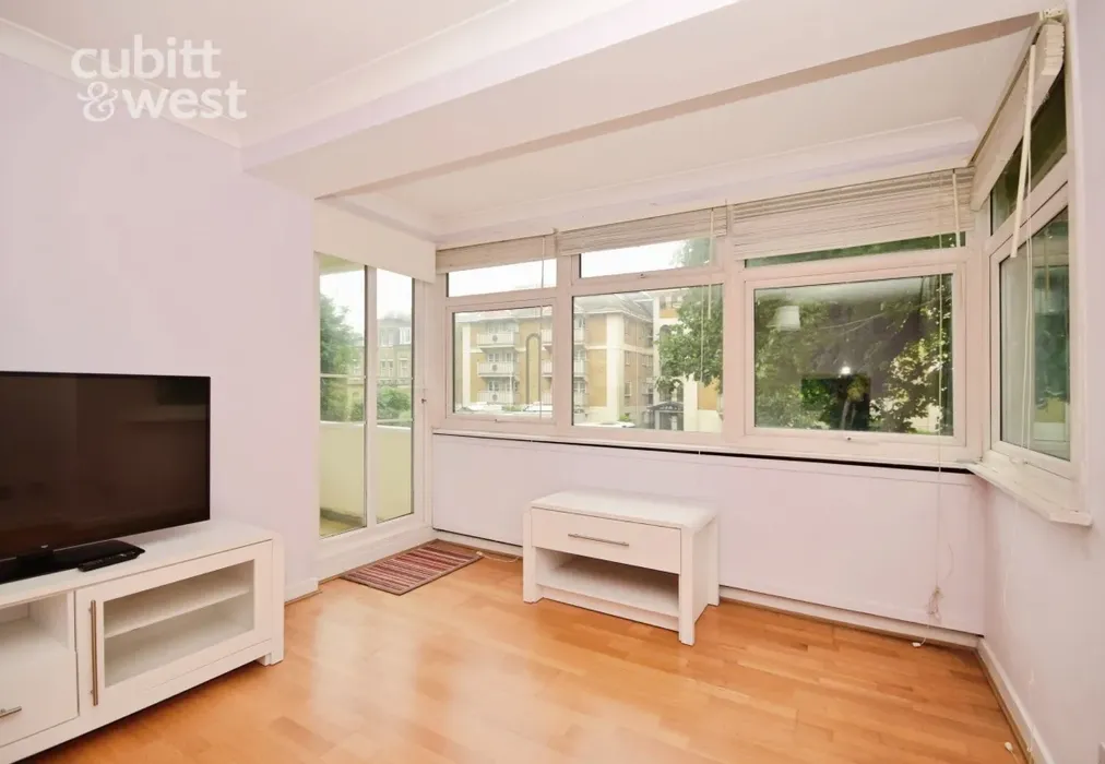 Dining Area - Eaton Gardens, Hove, BN3 - Wards of Kent