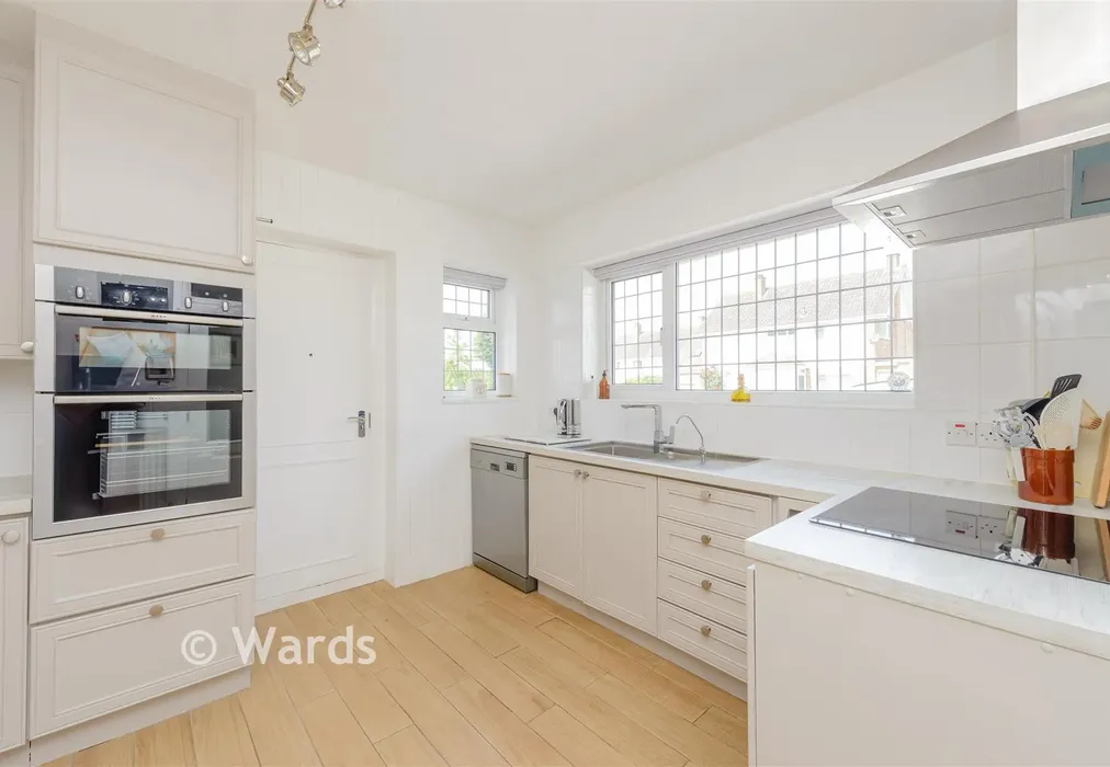 Kitchen - Sallows Shaw, Sole Street, Kent - Wards of Kent