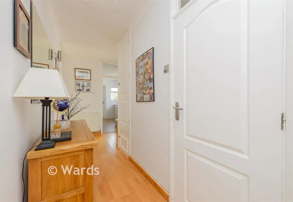 Entrance Hall - Sallows Shaw, Sole Street, Kent - Wards of Kent
