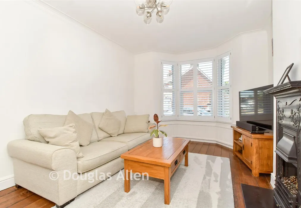 Lounge - Clydesdale Road, Hornchurch, Essex - Wards of Kent
