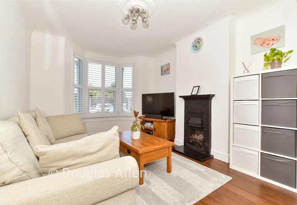 Lounge - Clydesdale Road, Hornchurch, Essex - Wards of Kent