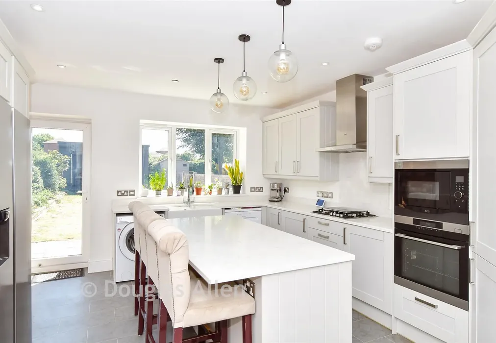 Kitchen - Clydesdale Road, Hornchurch, Essex - Wards of Kent