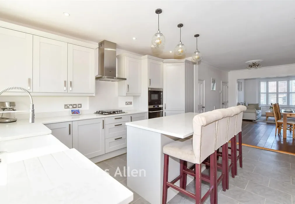 Kitchen - Clydesdale Road, Hornchurch, Essex - Wards of Kent
