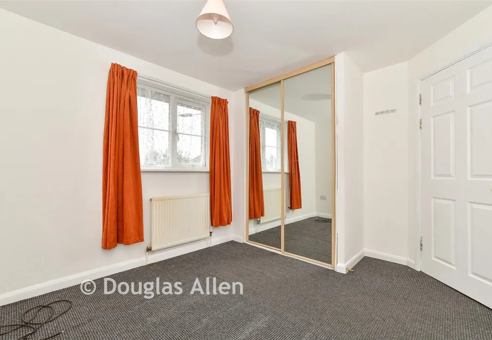 Bedroom 1 - South Street, Romford, Essex - Wards of Kent