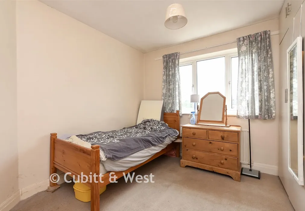 Bedroom 2 - Kingsley Grove, Reigate, Surrey - Wards of Kent
