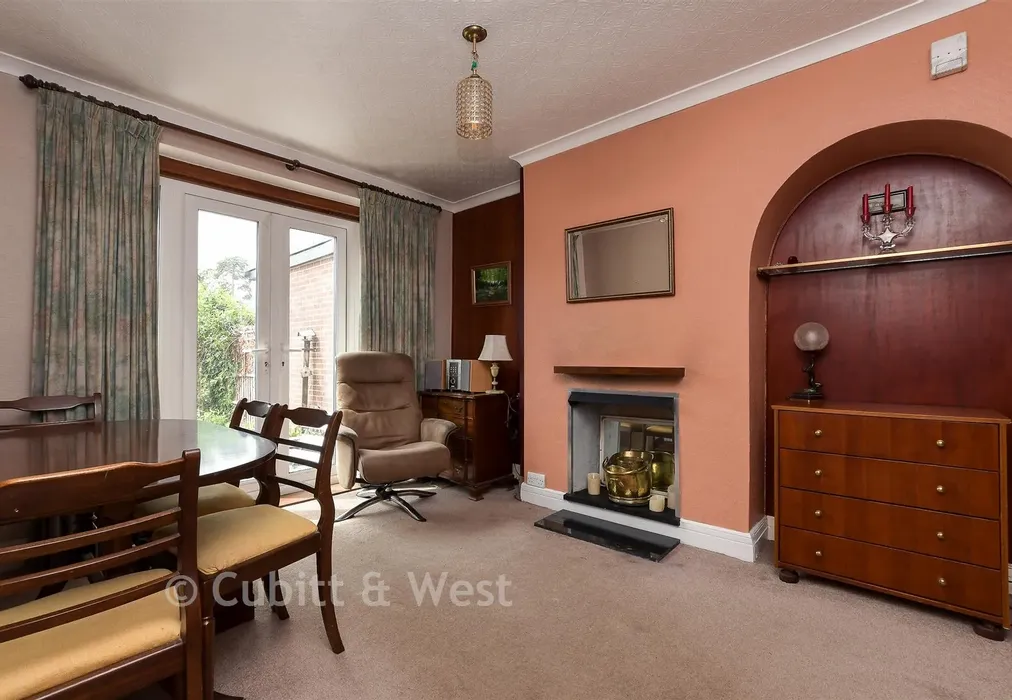 Dining Room - Kingsley Grove, Reigate, Surrey - Wards of Kent