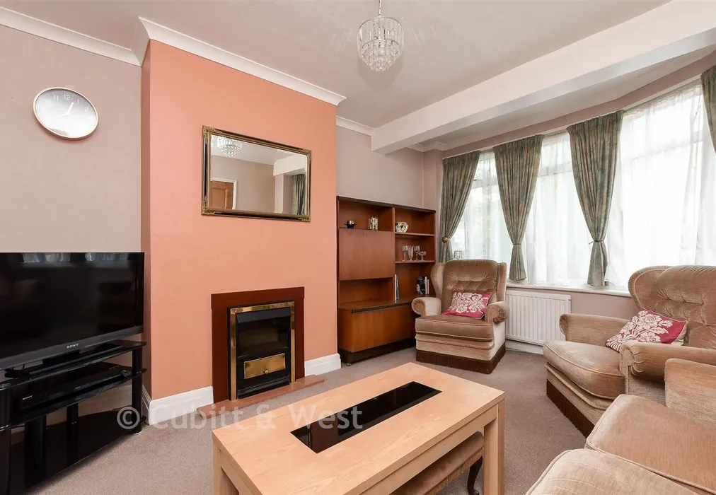 Lounge - Kingsley Grove, Reigate, Surrey - Wards of Kent