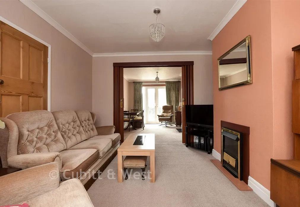 Lounge - Kingsley Grove, Reigate, Surrey - Wards of Kent