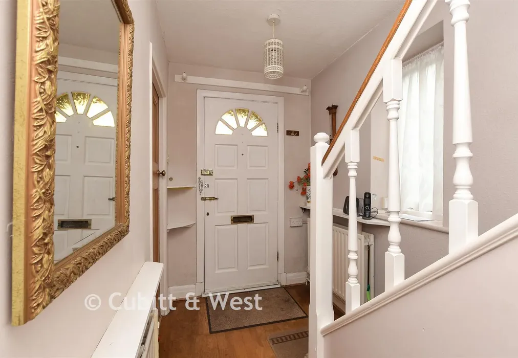 Entrance Hall - Kingsley Grove, Reigate, Surrey - Wards of Kent