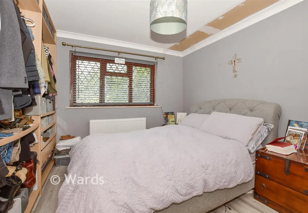 Bedroom 1 - The Avenue, Greenacres, Aylesford, Kent - Wards of Kent