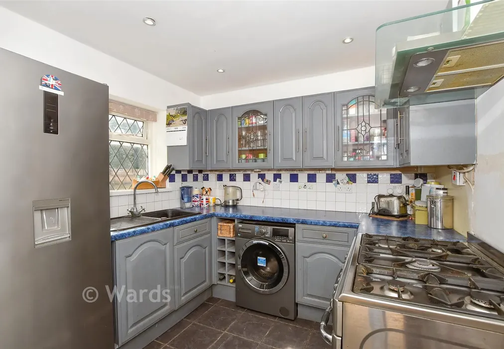 Kitchen - The Avenue, Greenacres, Aylesford, Kent - Wards of Kent
