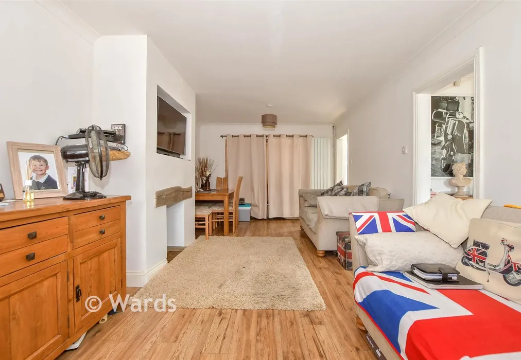 Lounge/Diner - The Avenue, Greenacres, Aylesford, Kent - Wards of Kent