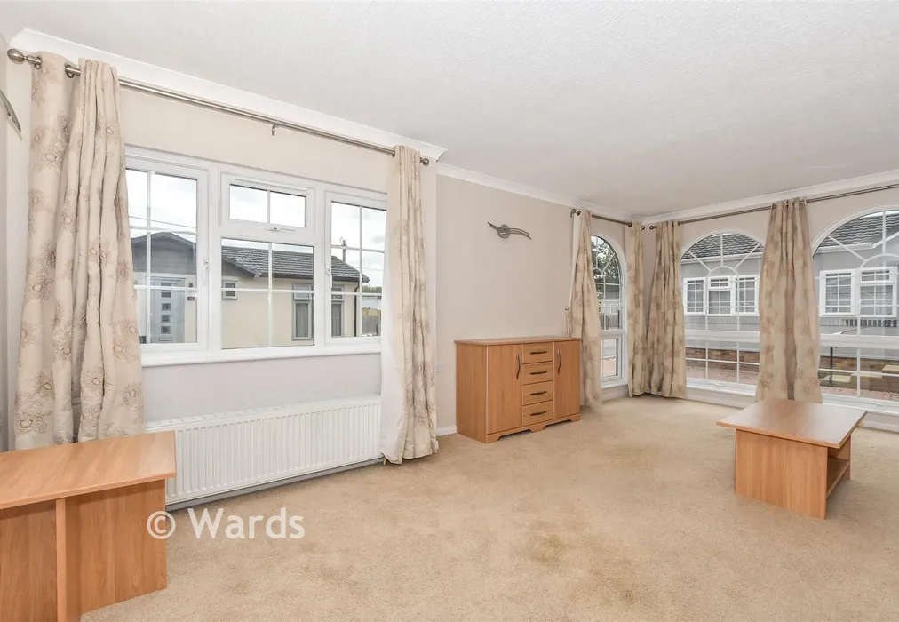 Lounge - Cedar Lane, Biddenden, Kent - Wards of Kent