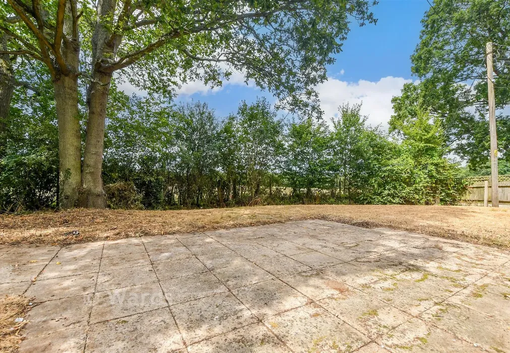 Patio / Decking - Cedar Lane, Biddenden, Kent - Wards of Kent