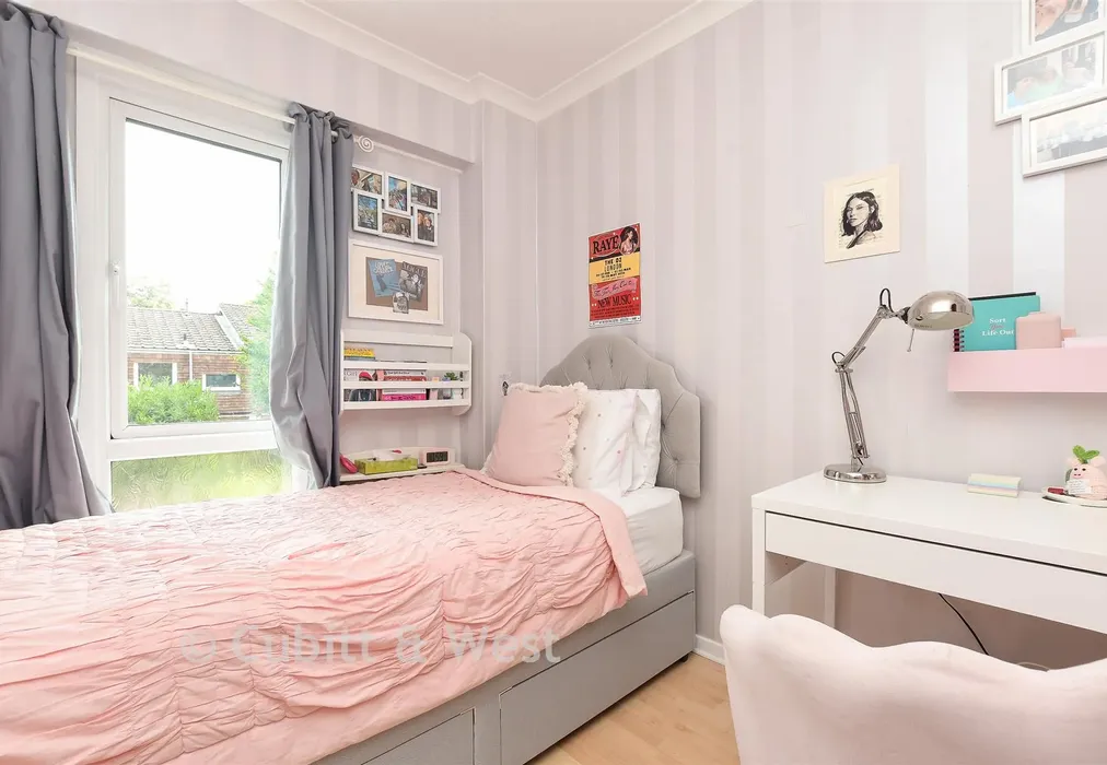 Bedroom 3 - Talbot Close, Reigate, Surrey - Wards of Kent