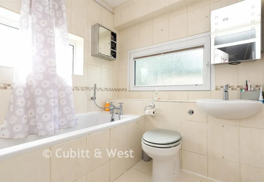 Bathroom - Talbot Close, Reigate, Surrey - Wards of Kent