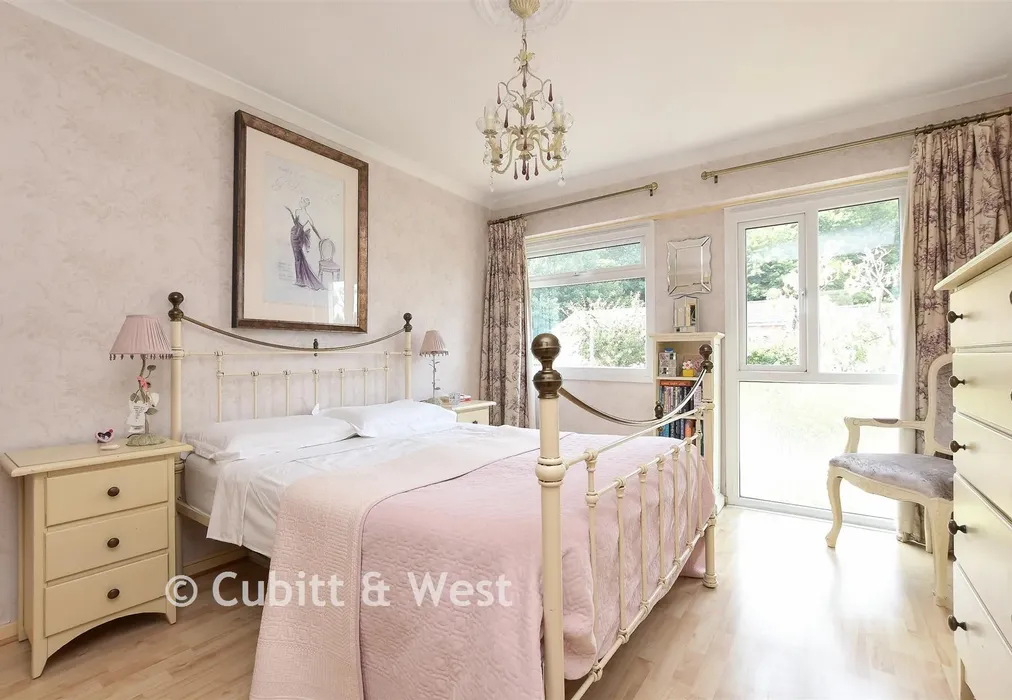 Bedroom 1 - Talbot Close, Reigate, Surrey - Wards of Kent