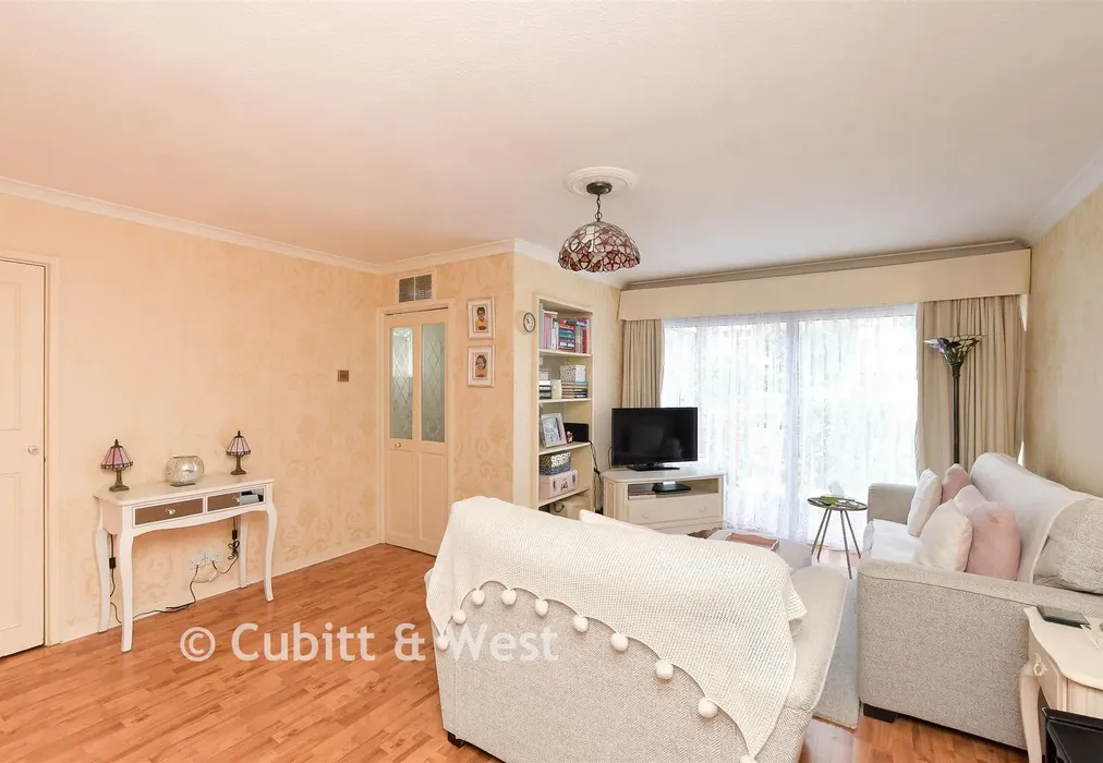 Lounge - Talbot Close, Reigate, Surrey - Wards of Kent