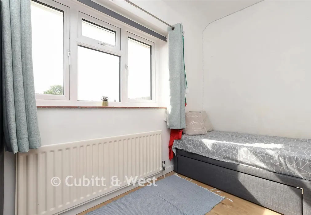 Bedroom 4 - South Mead, Redhill, Surrey - Wards of Kent