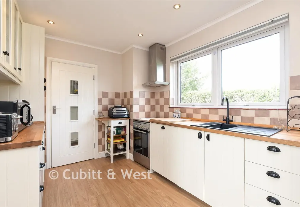 Kitchen - South Mead, Redhill, Surrey - Wards of Kent