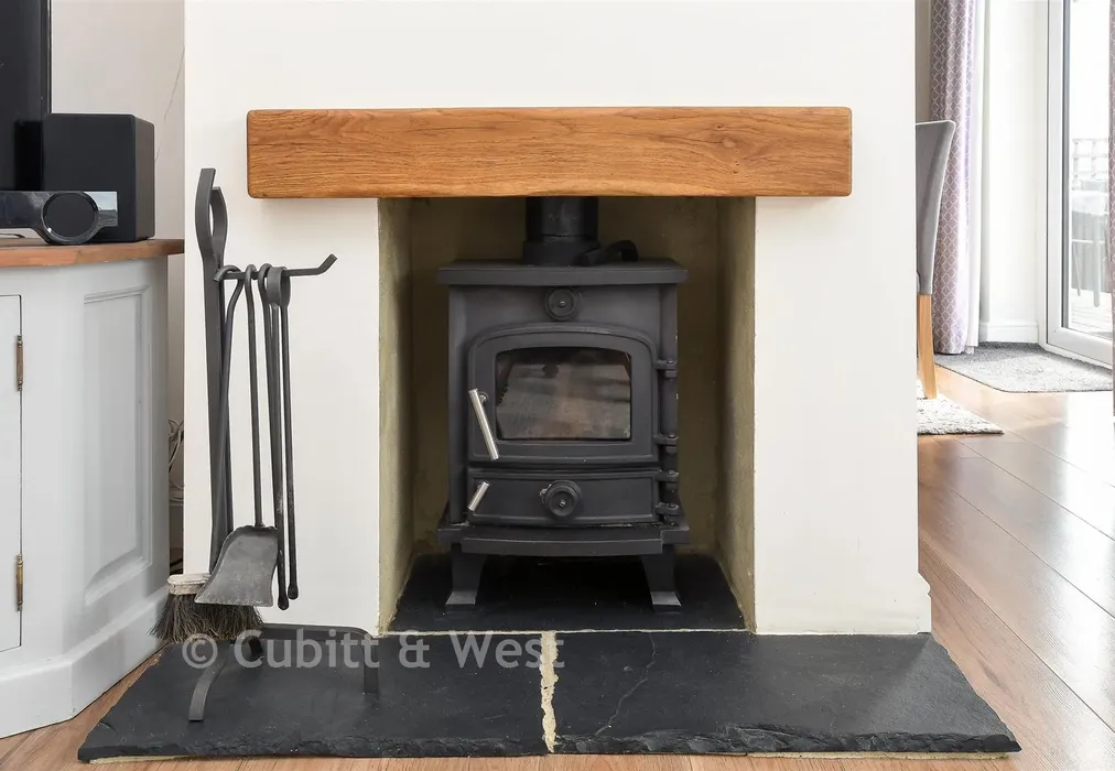 Internal Feature - South Mead, Redhill, Surrey - Wards of Kent