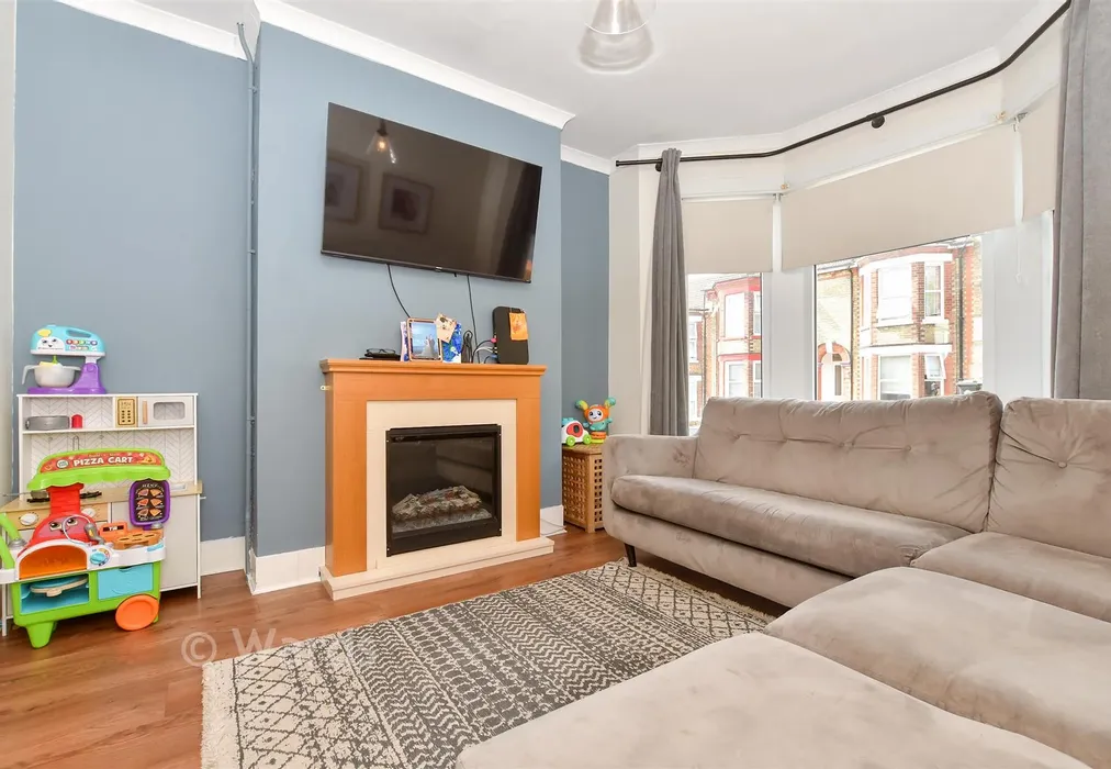 Lounge - Malmains Road, Dover, Kent - Wards of Kent