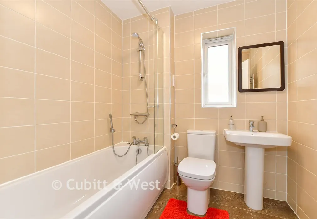 Bathroom - Union Road, Portsmouth, Hampshire - Wards of Kent