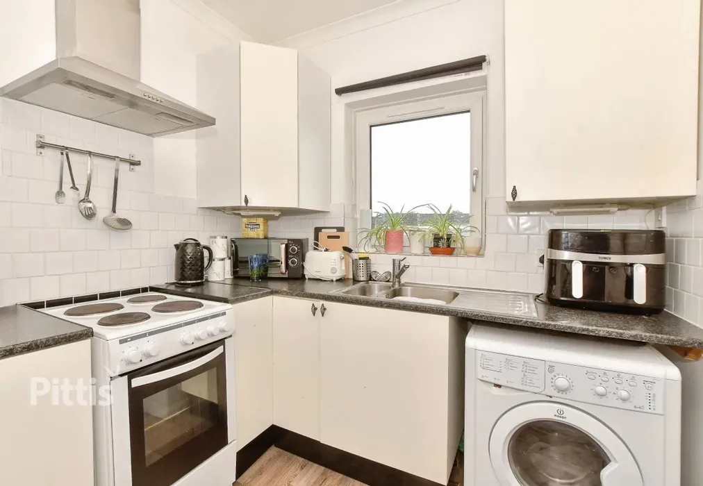  - 3 Castle Street East Cowes PO32 - Wards of Kent