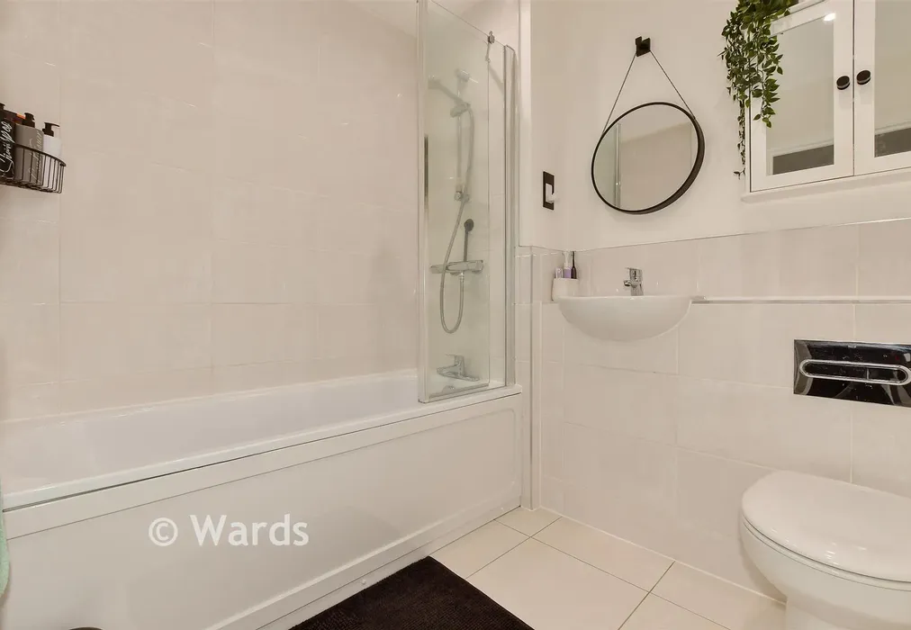 Bathroom - Butterworth Road, Whitstable, Kent - Wards of Kent
