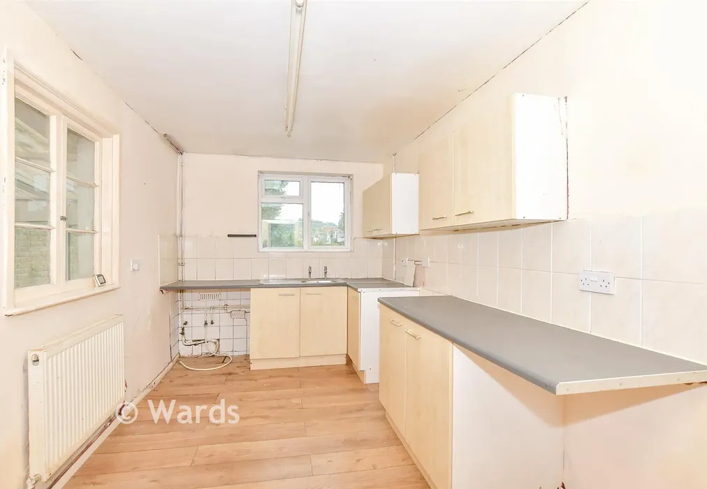 Kitchen - Widred Road, Dover, Kent - Wards of Kent