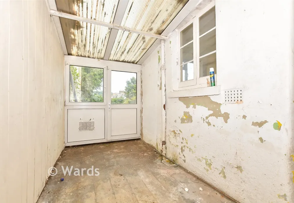 Lean-To - Widred Road, Dover, Kent - Wards of Kent