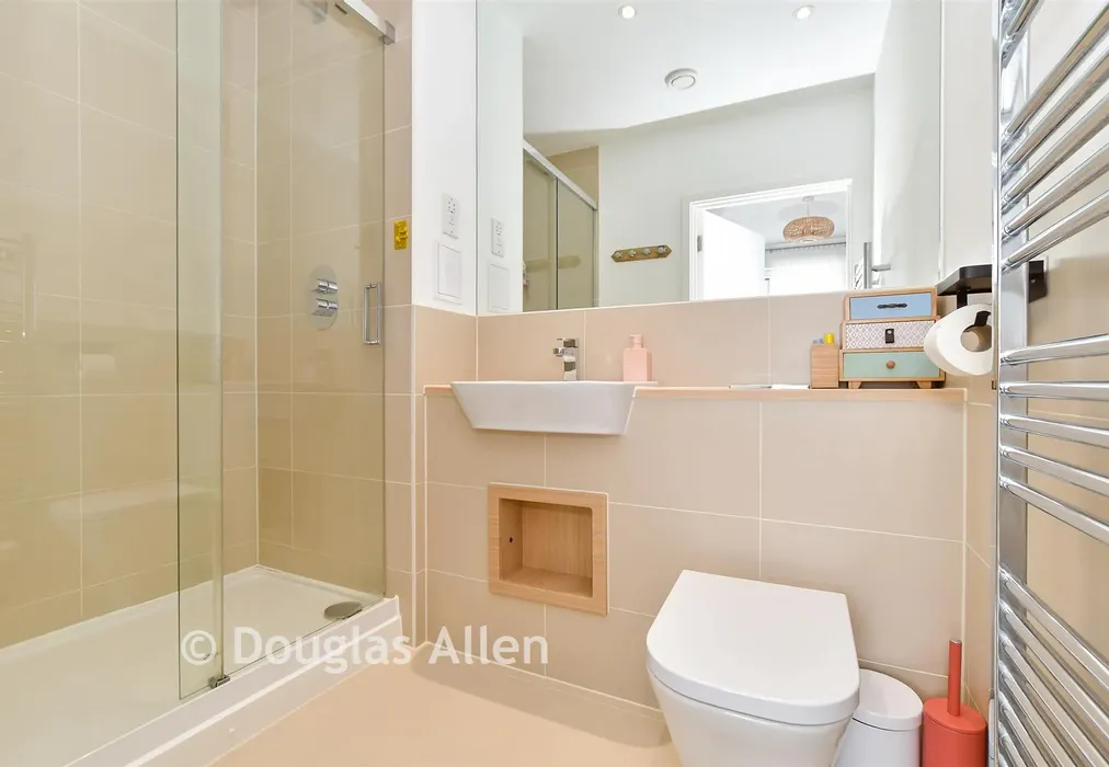 En-Suite - Safflower Lane, Harold Wood, Essex - Wards of Kent