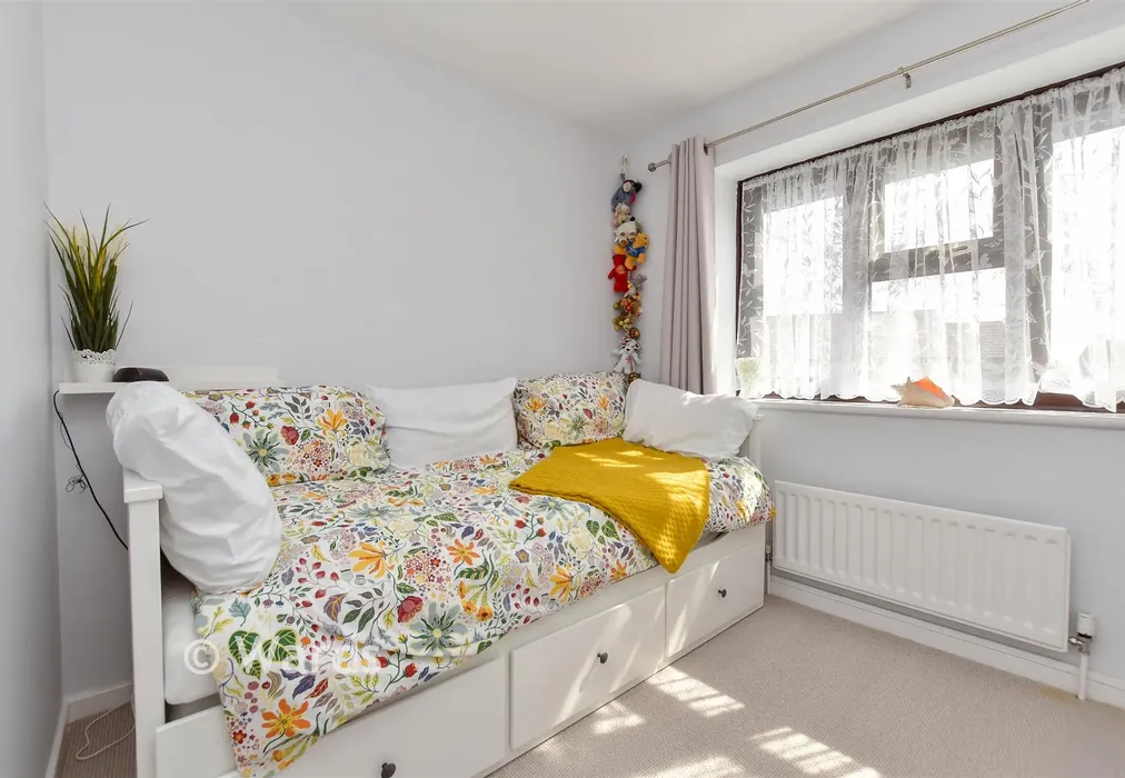 Bedroom 2 - Anne Boleyn Close, Eastchurch, Sheerness, Kent - Wards of Kent