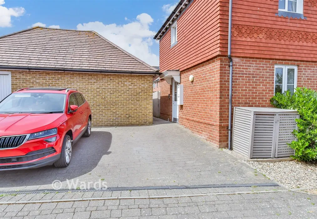Driveway/Parking - Red Admiral Crescent, Iwade, Sittingbourne, Kent - Wards of Kent