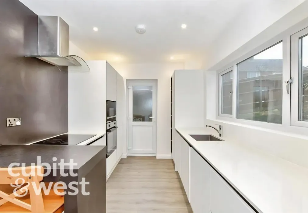  - ALTERNATIVE DEPOSIT OPTIONMontgomery Walk Waterlooville PO7 - Wards of Kent