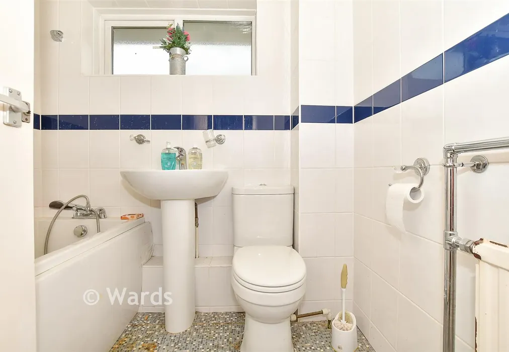 Bathroom - Dimmock Close, Paddock Wood, Tonbridge, Kent - Wards of Kent