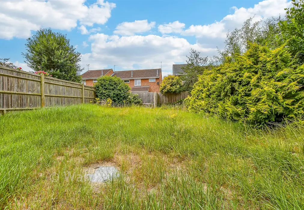 Rear Garden - Dimmock Close, Paddock Wood, Tonbridge, Kent - Wards of Kent