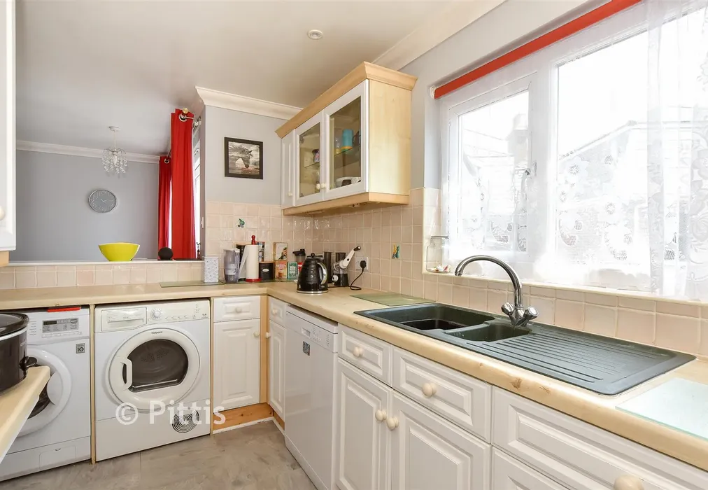 Kitchen - Beachfield Road, Sandown, Isle of Wight - Wards of Kent
