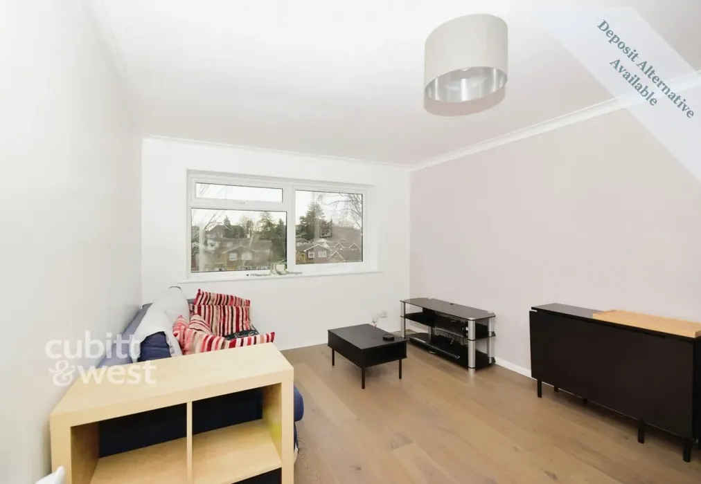Living Room - Mulgrave Road Sutton SM2 - Wards of Kent
