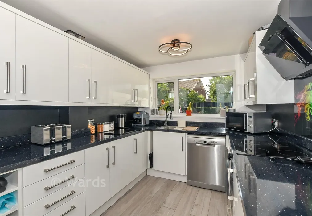 Kitchen - Hythe Road, Willesborough, Ashford, Kent - Wards of Kent
