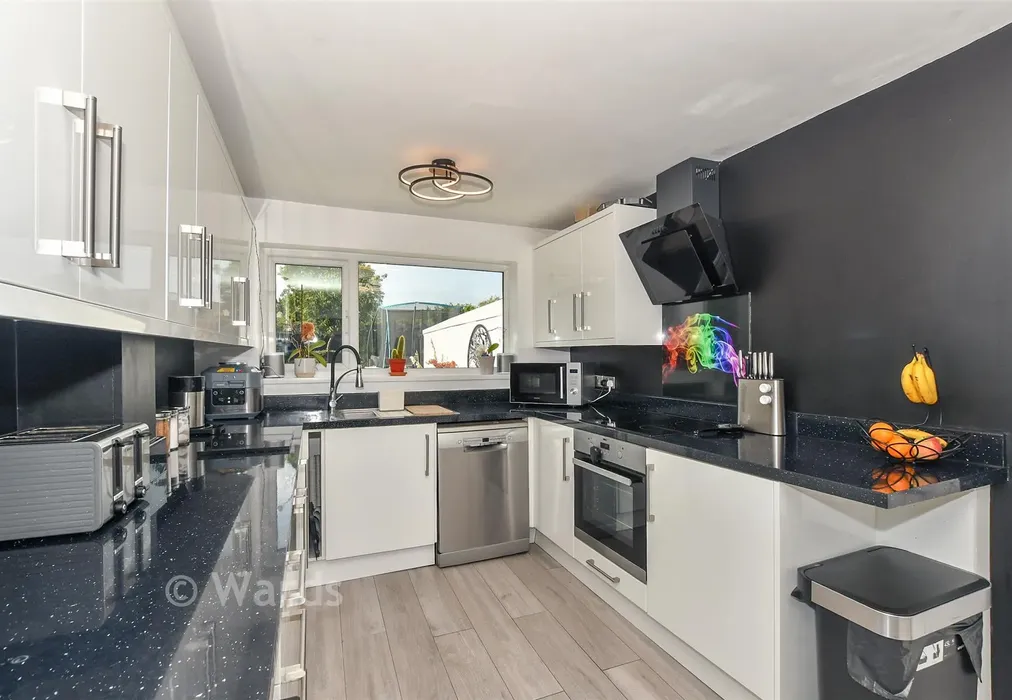 Kitchen - Hythe Road, Willesborough, Ashford, Kent - Wards of Kent