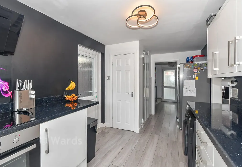 Kitchen - Hythe Road, Willesborough, Ashford, Kent - Wards of Kent