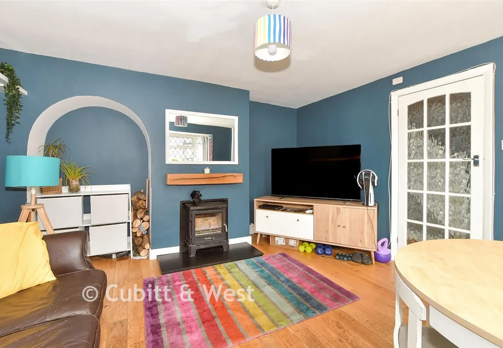 Lounge - Drivers Mead, Lingfield, Surrey - Wards of Kent