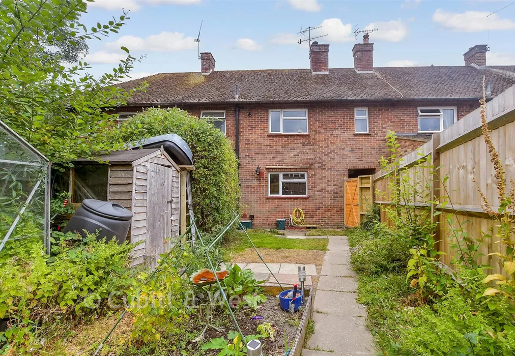 Rear Garden - Drivers Mead, Lingfield, Surrey - Wards of Kent