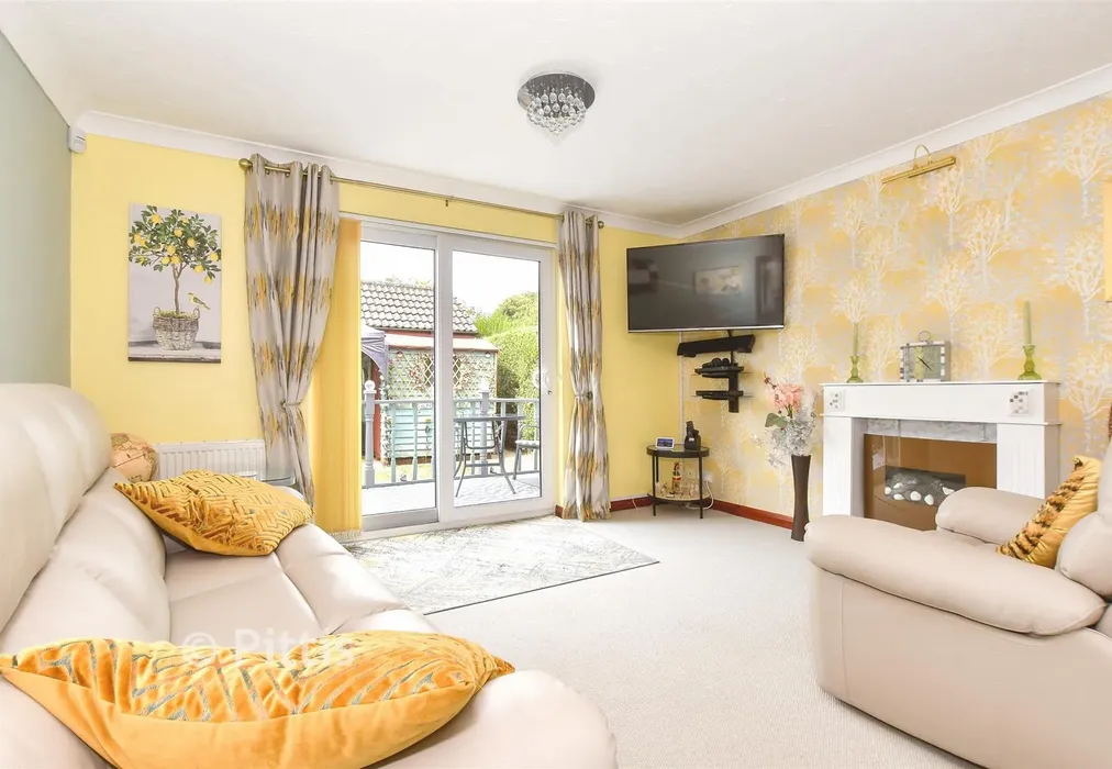 Lounge/Dining Room - Gunville Road, Newport, Isle of Wight - Wards of Kent