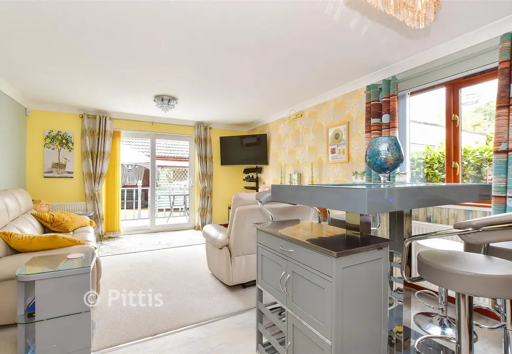 Lounge/Dining Room - Gunville Road, Newport, Isle of Wight - Wards of Kent