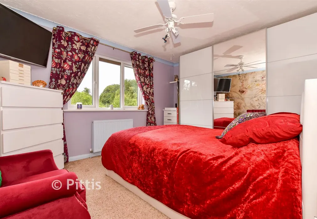 Bedroom 1 - Gunville Road, Newport, Isle of Wight - Wards of Kent